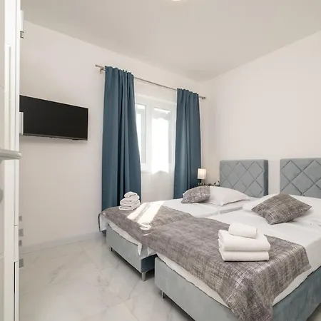 With Parking Space Mastrinka, Ciovo - 24727