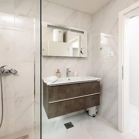 Apartman With Parking Space Mastrinka, Ciovo - 24727 Trogir