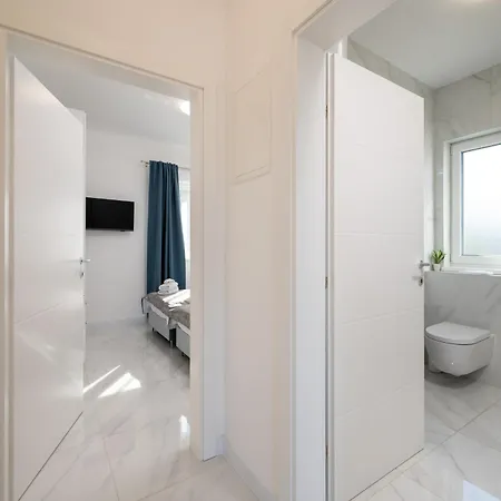 With Parking Space Mastrinka, Ciovo - 24727 Apartman *