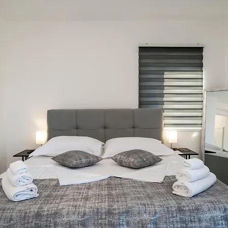 With Parking Space Mastrinka, Ciovo - 24727 Apartman *