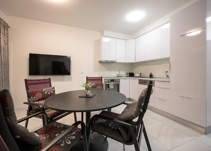 Apartmán With Parking Space Mastrinka, Ciovo - 24727