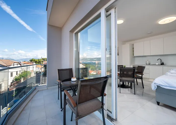 Apartmán With Parking Space Mastrinka, Ciovo - 24727 *