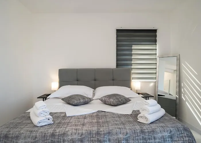 With Parking Space Mastrinka, Ciovo - 24727 Apartmán *